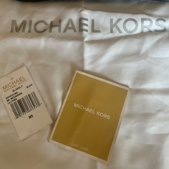 NWT MICHAEL KORS Blakely Black Leather Tote Bag w/ Dust Bag - Picture 9 of 12